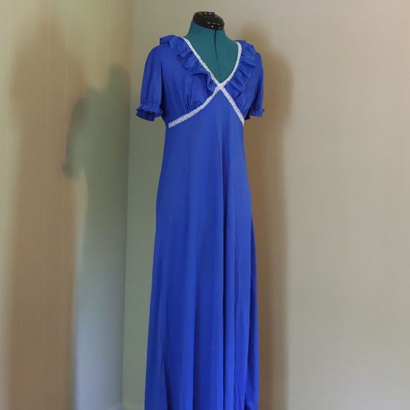 Vintage | ruffled maxi night gown - Picture 1 of 9